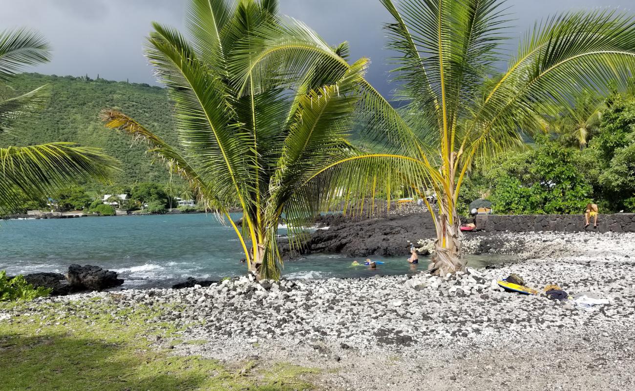 Photo of Manini Beach with light pebble surface