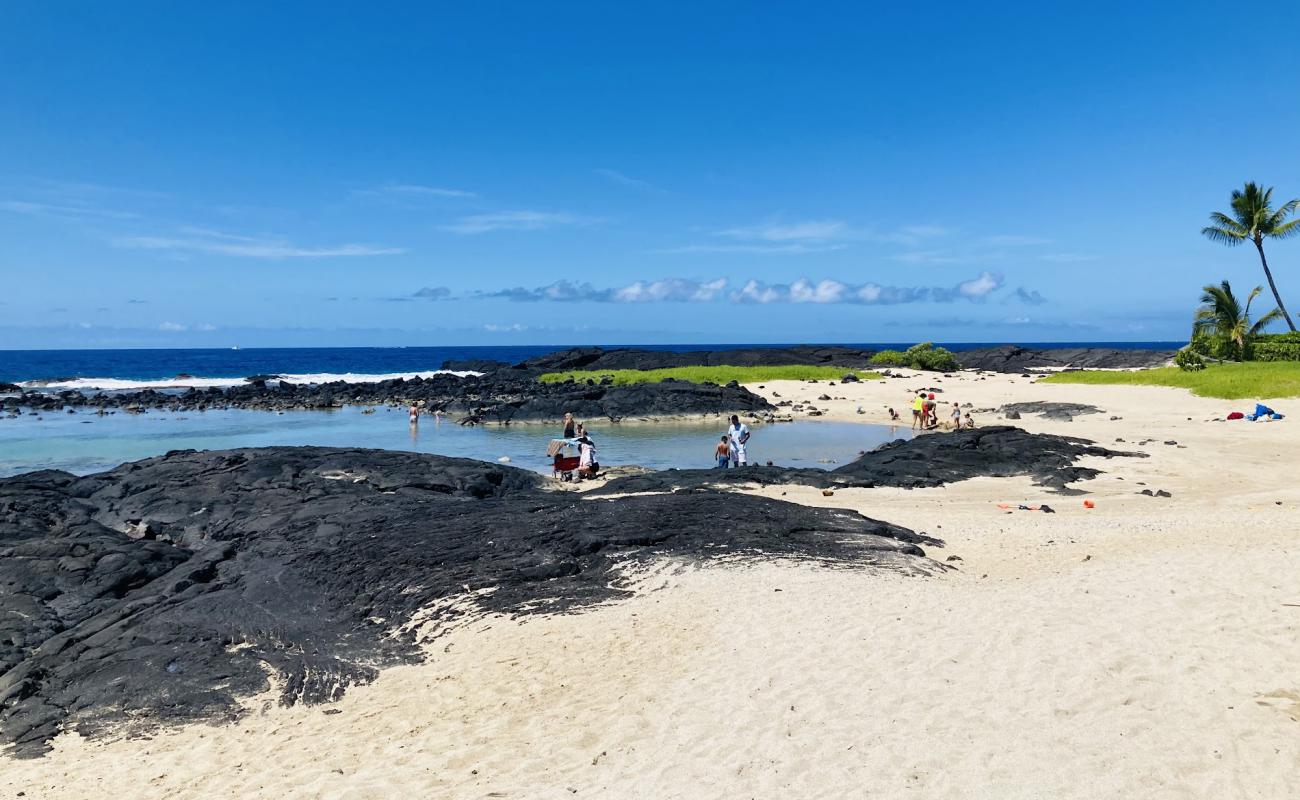 Photo of Keiki Beach with bright sand surface