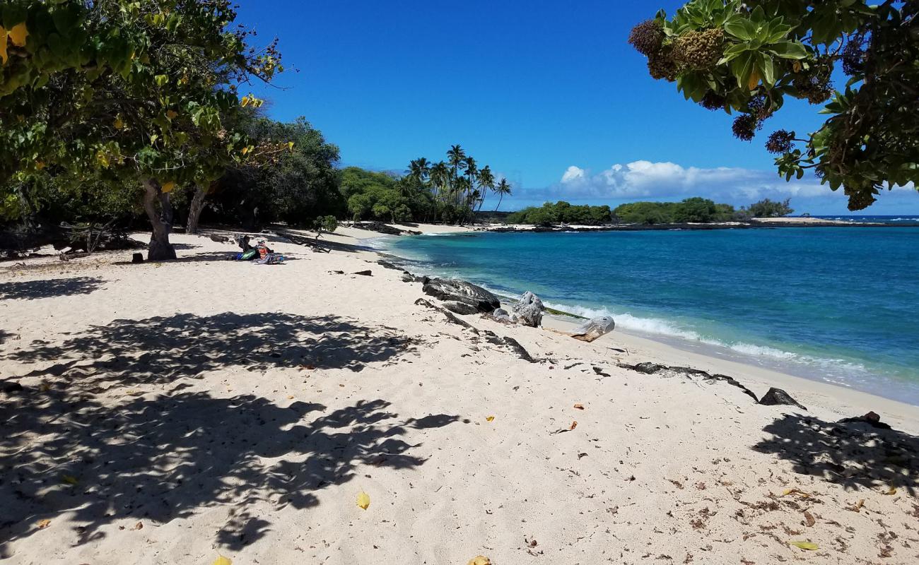 Photo of Mahai'ula beach with bright fine sand surface