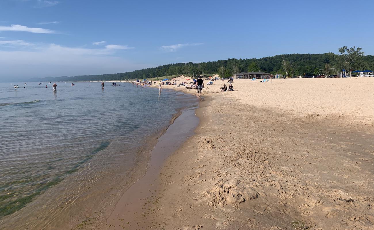 Photo of Mears Beach with bright sand surface