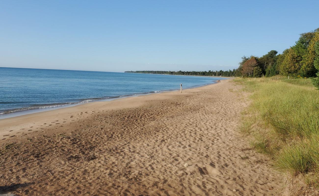 Photo of Lily Bay with bright sand surface