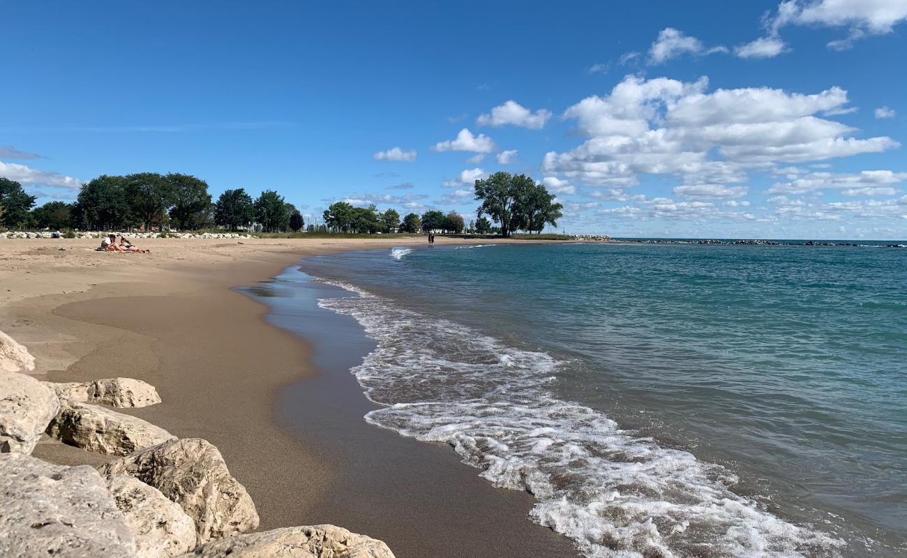 Photo of Simmons Island Beach with bright sand surface