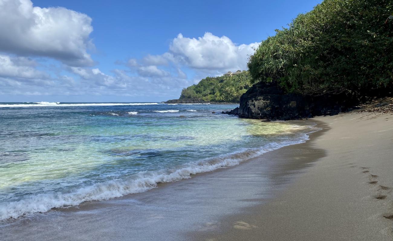 Photo of Hideaways Beach with light fine pebble surface